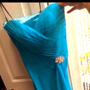 Formal evening dress. New never worn. Size 4.